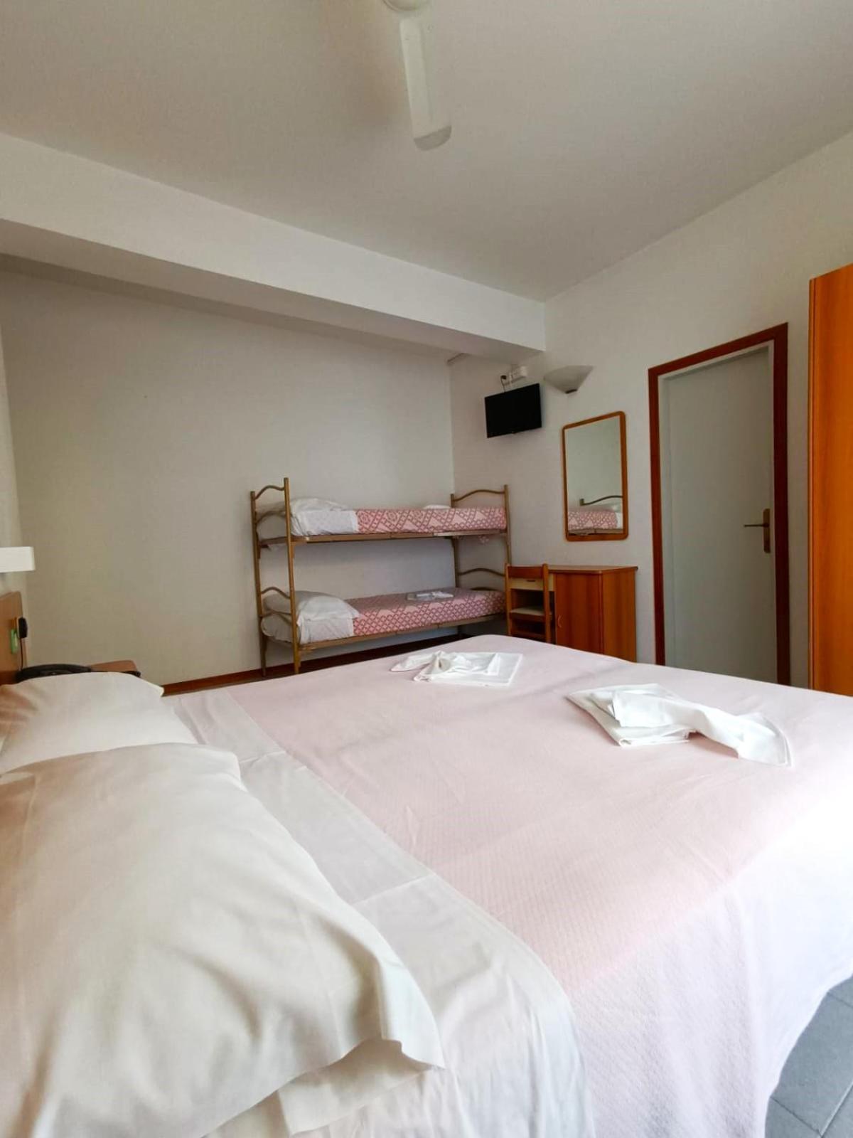 Hotel Exclusive In Pieno Centro - Nuova Gestione 2025 Riccione Exterior photo